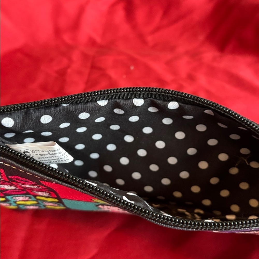 NWT Betty Boop Makeup Bag - Picture 5 of 5